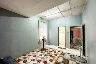 (CORNER LOT) Single Storey Terrace, Taman Rasah Jaya, Seremban