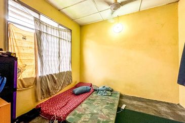 (CORNER LOT) Single Storey Terrace, Taman Rasah Jaya, Seremban