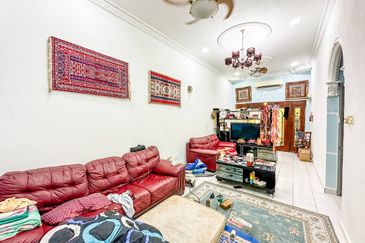 (RENOVATED) Single Storey Terrace Taman Ixora, Bandar Baru Salak Tinggi Sepang