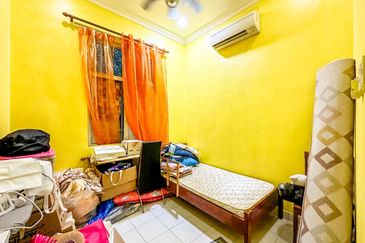 (RENOVATED) Single Storey Terrace Taman Ixora, Bandar Baru Salak Tinggi Sepang