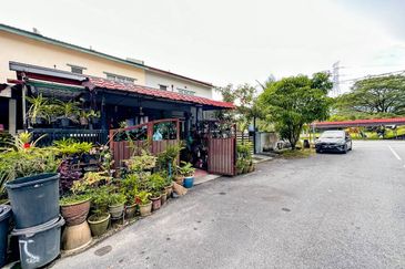 (RENOVATED) 2 Storey Terrace, Taman Sri Haneco, Semenyih
