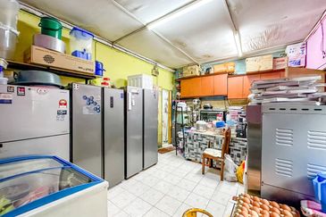 (RENOVATED) 2 Storey Terrace, Taman Sri Haneco, Semenyih