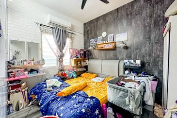 (RENOVATED) 2 Storey Terrace, Taman Sri Haneco, Semenyih