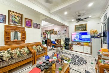 (RENOVATED) 2 Storey Terrace, Taman Sri Haneco, Semenyih