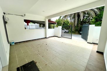 (RENOVATED) 2 Storey Terrace House Taman Asa Jaya, Kajang