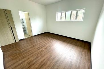 (RENOVATED) 2 Storey Terrace House Taman Asa Jaya, Kajang