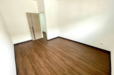 (RENOVATED) 2 Storey Terrace House Taman Asa Jaya, Kajang