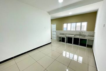(RENOVATED) 2 Storey Terrace House Taman Asa Jaya, Kajang