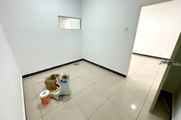 (RENOVATED) 2 Storey Terrace House Taman Asa Jaya, Kajang