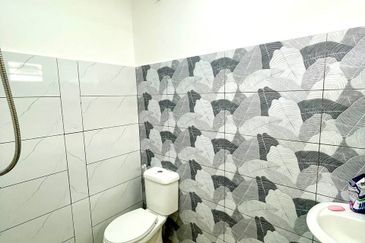 (RENOVATED) 2 Storey Terrace House Taman Asa Jaya, Kajang