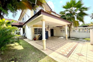 (RENOVATED) Semi-D 2 Storey Taman Desa Mewah, Semenyih