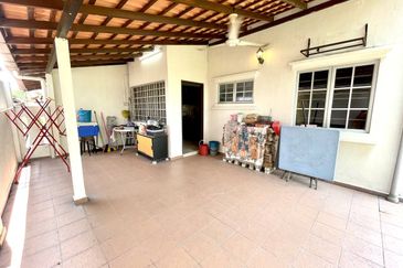 (RENOVATED) Semi-D 2 Storey Taman Desa Mewah, Semenyih