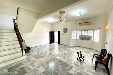 (RENOVATED) Semi-D 2 Storey Taman Desa Mewah, Semenyih