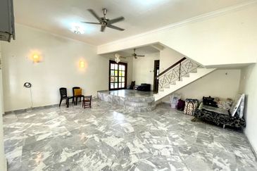 (RENOVATED) Semi-D 2 Storey Taman Desa Mewah, Semenyih