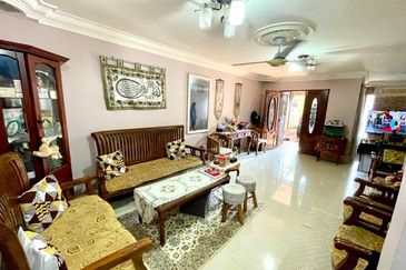 ( FULLY EXTENDED) Intermediate 2 Storey Taman Kantan Permai, Kajang