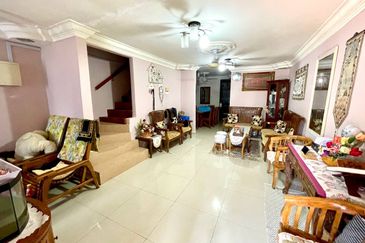 ( FULLY EXTENDED) Intermediate 2 Storey Taman Kantan Permai, Kajang