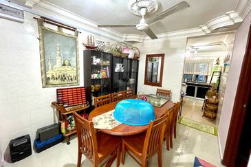 ( FULLY EXTENDED) Intermediate 2 Storey Taman Kantan Permai, Kajang