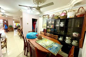 ( FULLY EXTENDED) Intermediate 2 Storey Taman Kantan Permai, Kajang