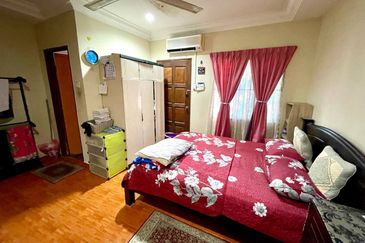 ( FULLY EXTENDED) Intermediate 2 Storey Taman Kantan Permai, Kajang