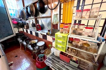 ( FULLY EXTENDED) Intermediate 2 Storey Taman Kantan Permai, Kajang