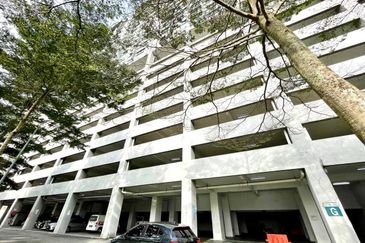 (GATED GUARDED) Amara Boulevard & Service Residences, Taman Raintree Batu Caves