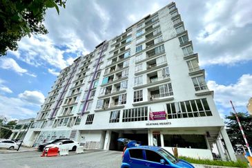 (GATED GUARDED) Radius Residence, Selayang Heights (Condominium)