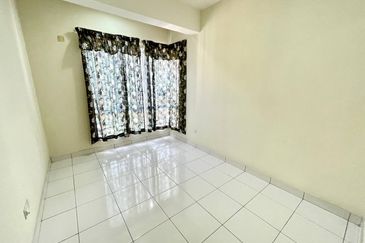 (GATED GUARDED) Radius Residence, Selayang Heights (Condominium)
