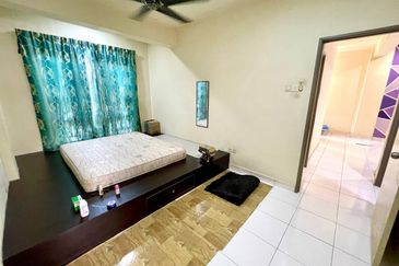 (GATED GUARDED) Radius Residence, Selayang Heights (Condominium)