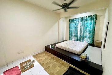 (GATED GUARDED) Radius Residence, Selayang Heights (Condominium)