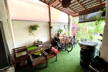 (GATED GUARDED)(FACING PLAYGROUND) Semi-D 2.5 Storey Cluster House, Ascot Hill Residences, Bukit Rahman Putra, Sungai Buloh