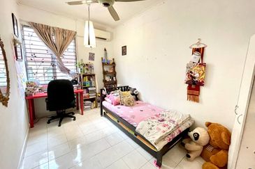 (GATED GUARDED)(FACING PLAYGROUND) Semi-D 2.5 Storey Cluster House, Ascot Hill Residences, Bukit Rahman Putra, Sungai Buloh