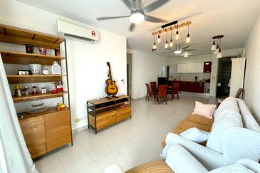 (FREEHOLD)(GATED GUARDED) D’Cerrum @ Pangsapuri Serumpun, Setia Ecohill Semenyih