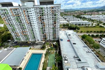 (FREEHOLD)(GATED GUARDED) D’Cerrum @ Pangsapuri Serumpun, Setia Ecohill Semenyih