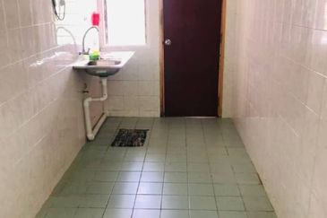 (FREEHOLD)(INVESTMENT) Sri Kemuning Apartment, Kota Kemuning