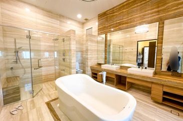 (LUXURY MODERN DESIGNED) 3 Storey Bungalow Presint 8, Putrajaya