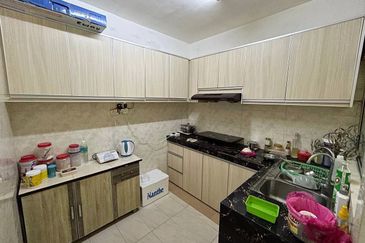 (FREEHOLD) Jasmine Court Apartment, Jalan Bandar Puchong Jaya 