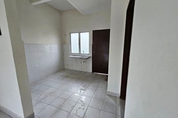 (END LOT) 2 Storey Taman Aqili, Bukit Naga, Seksyen 32, Shah Alam