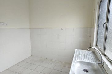 (END LOT) 2 Storey Taman Aqili, Bukit Naga, Seksyen 32, Shah Alam