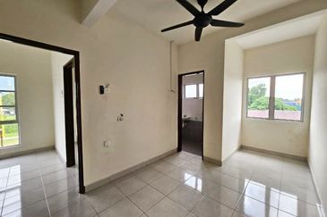 (END LOT) 2 Storey Taman Aqili, Bukit Naga, Seksyen 32, Shah Alam