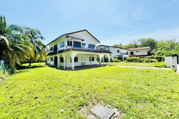 (BUMI LOT) 2 Storey Bungalow Seksyen 6, Shah Alam