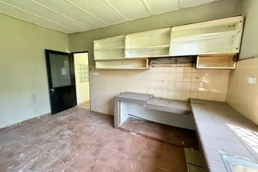 (BUMI LOT) 2 Storey Bungalow Seksyen 6, Shah Alam