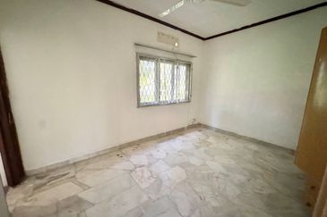 (BUMI LOT) 2 Storey Bungalow Seksyen 6, Shah Alam