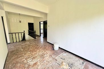 (BUMI LOT) 2 Storey Bungalow Seksyen 6, Shah Alam