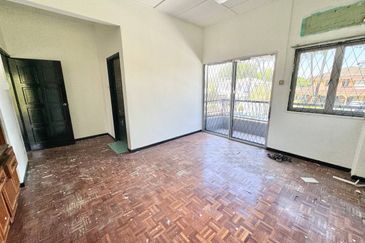 (BUMI LOT) 2 Storey Bungalow Seksyen 6, Shah Alam