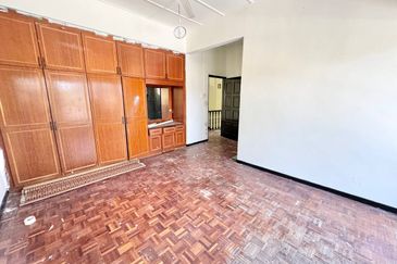 (BUMI LOT) 2 Storey Bungalow Seksyen 6, Shah Alam