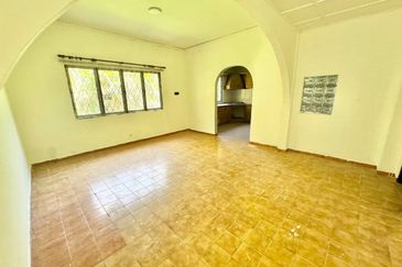 (BUMI LOT) 2 Storey Bungalow Seksyen 6, Shah Alam