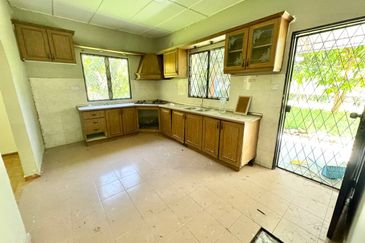 (BUMI LOT) 2 Storey Bungalow Seksyen 6, Shah Alam