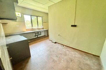 (BUMI LOT) 2 Storey Bungalow Seksyen 6, Shah Alam