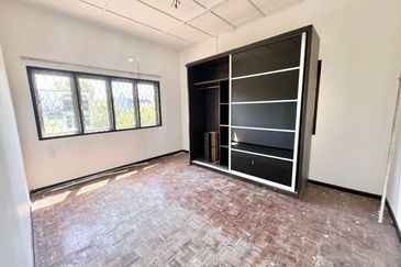 (BUMI LOT) 2 Storey Bungalow Seksyen 6, Shah Alam