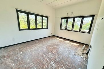 (BUMI LOT) 2 Storey Bungalow Seksyen 6, Shah Alam